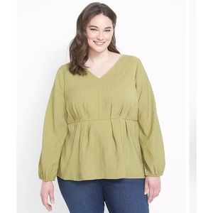 NEW WITH TAGS !! Lane Bryant V-Neck Peplum Top size 18